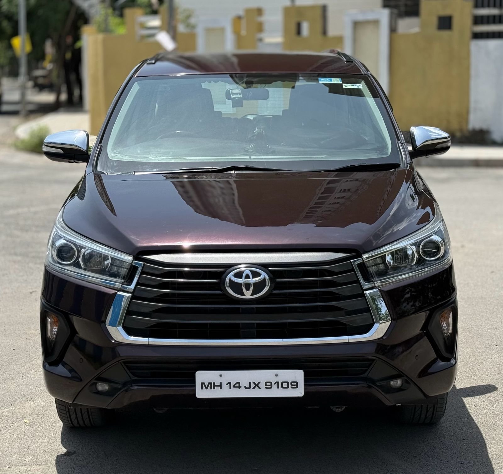 Innova Crysta Auto 2.4 Z